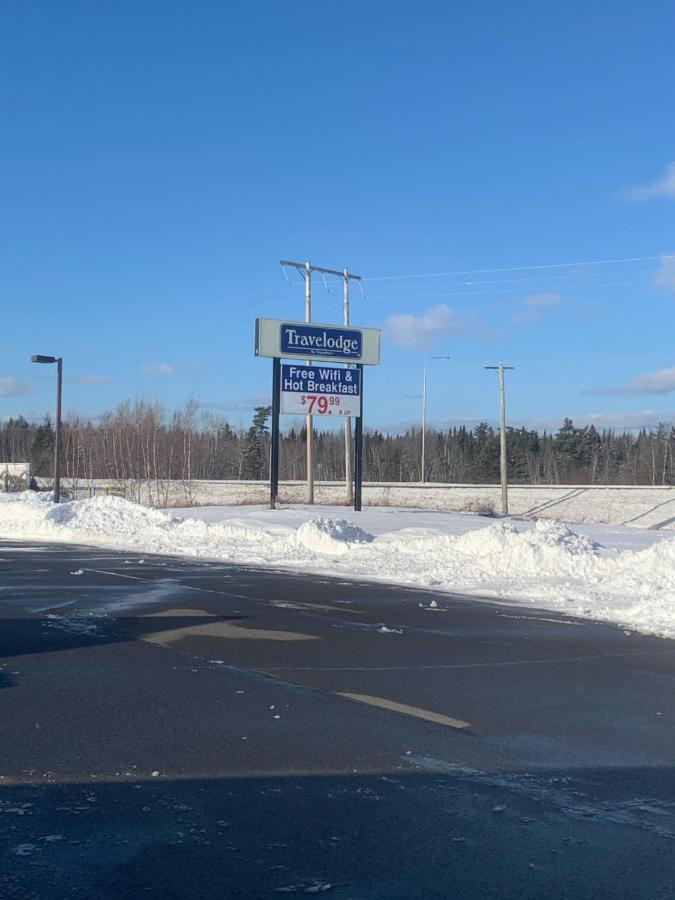 Travelodge By Wyndham Fredericton Esterno foto