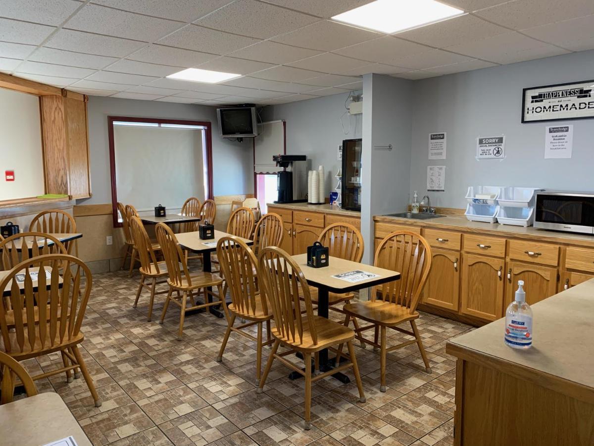 Travelodge By Wyndham Fredericton Esterno foto