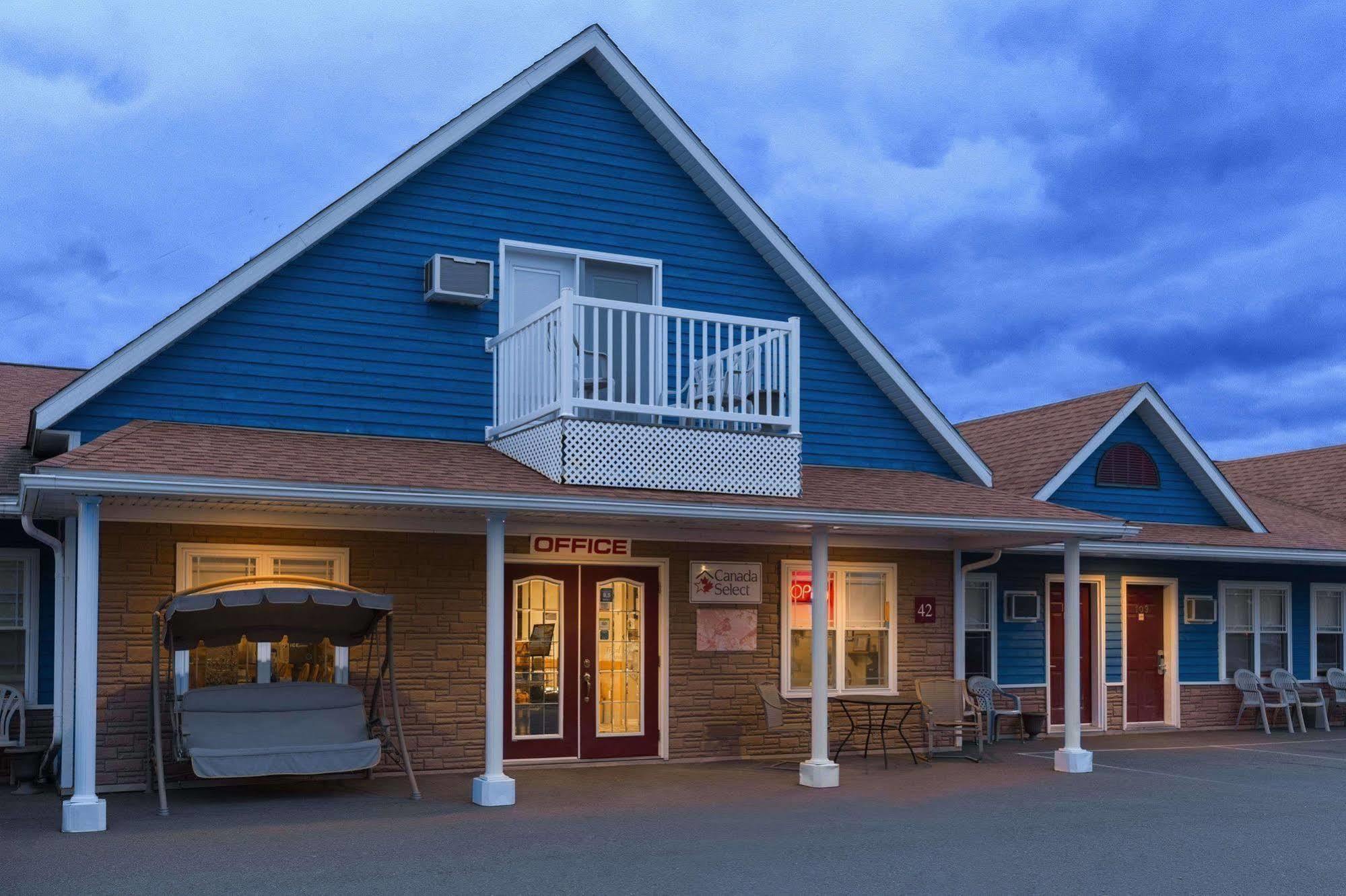 Travelodge By Wyndham Fredericton Esterno foto